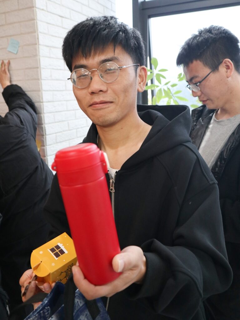 PTI 圣诞奇趣派对：暖意在礼物间流淌（images 5）